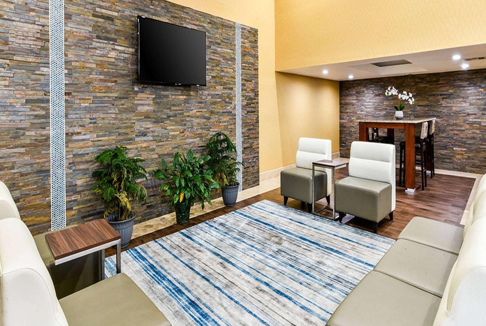 Travelodge By Wyndham Commerce Los Angeles Area Εξωτερικό φωτογραφία